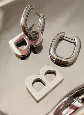 7 rings 复古字母B大气夸张钛钢镀18K金金属欧美个性气质耳环