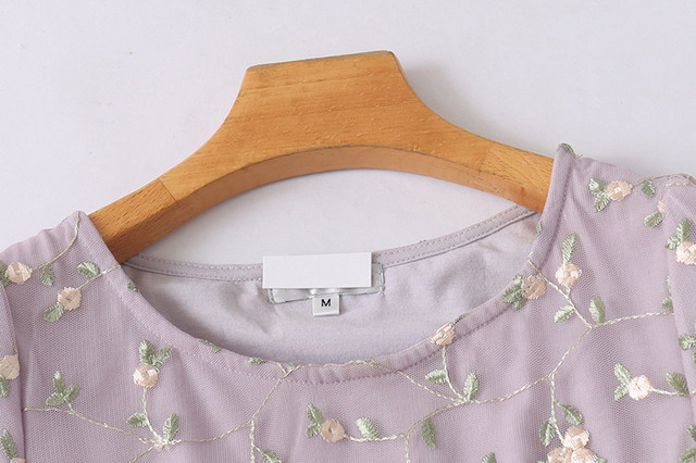 Embroidered Aili Ai Xi Embroidered ເສື້ອທີເຊີດເທິງ