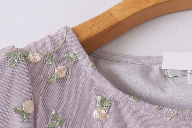 Embroidered Aili Ai Xi Embroidered ເສື້ອທີເຊີດເທິງ