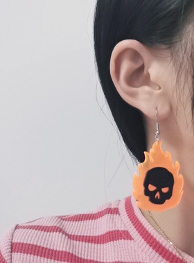 P时尚个性万圣鬼节夸张恐怖可爱骷髅蘑菇幽灵派对拍照耳环钉针