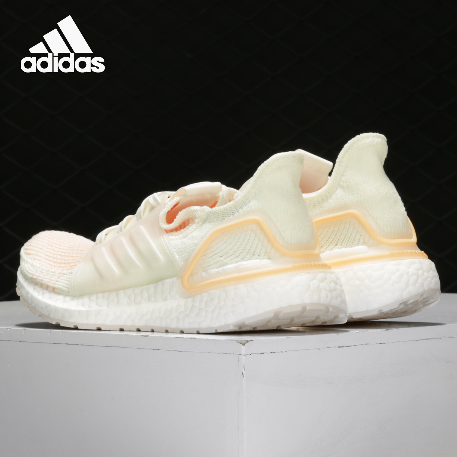 Adidas/阿迪达斯正品 UltraBOOST19 w 女子休闲运动跑步鞋F34073 - 图0