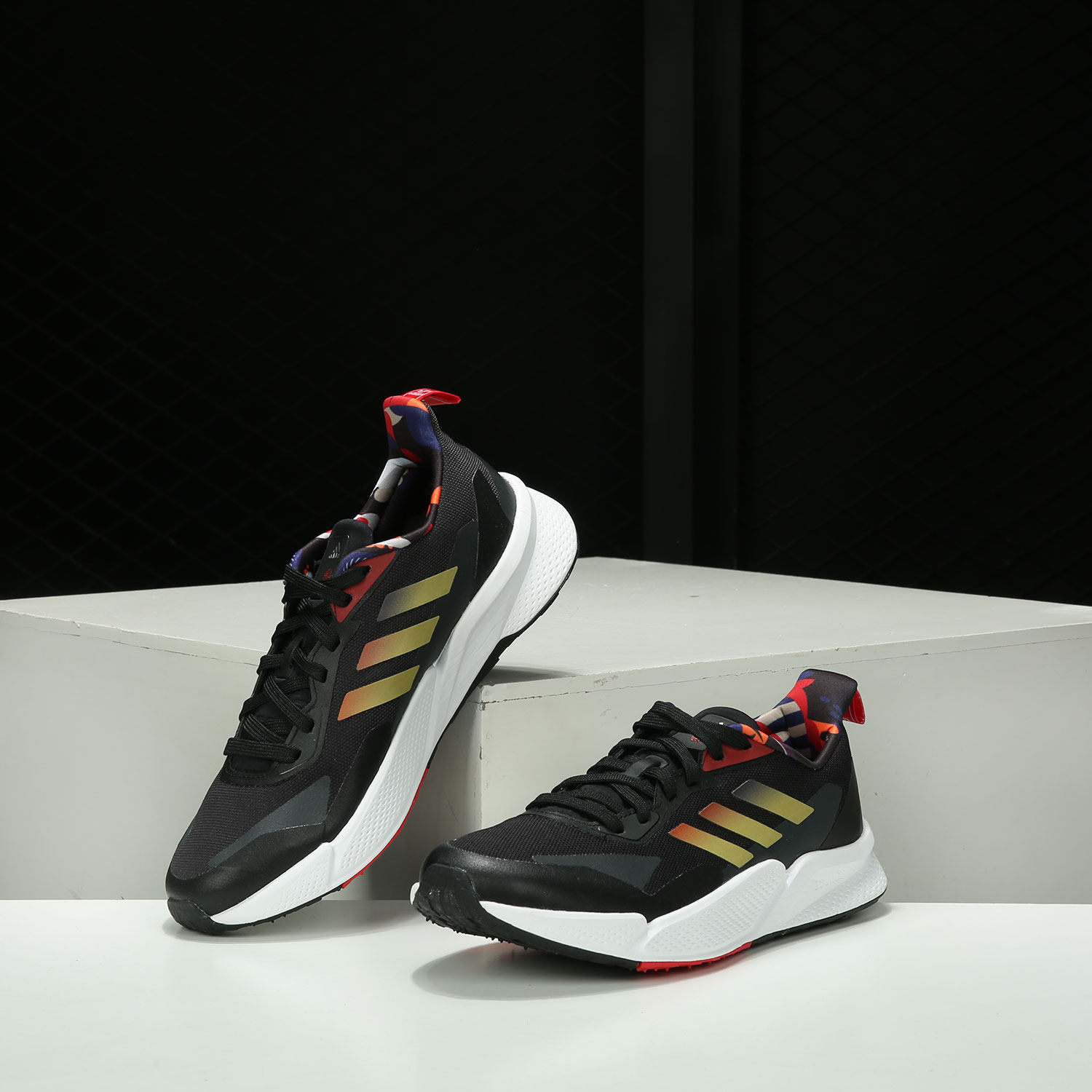 adidas/阿迪达斯正品男女鞋 cny牛年新年款运动鞋跑步鞋gz7604