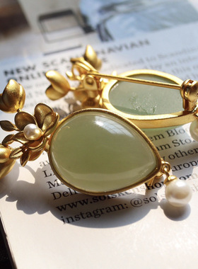 天然青海晴水滴形胸针吊坠s925银镶和田玉吊坠胸针两用款冬毛衣链