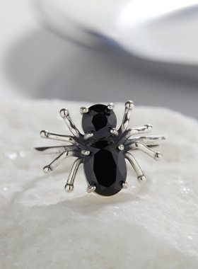 欧美黑暗风蜘蛛s925纯银天然石榴石黑尖晶宝石戒指女小众个性泰银