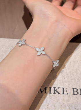 韩系温柔超闪锆石树脂花朵手链