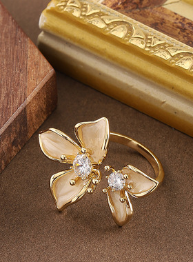 珐琅滴釉镶钻立体花瓣开口戒指