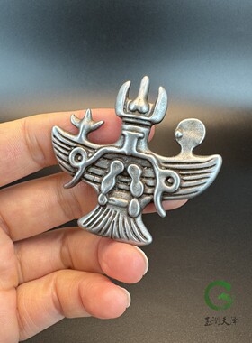 尼泊尔藏式天铁大鹏鸟吊坠藏式随身护法项坠大鹏金翅鸟托甲件挂坠