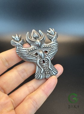 藏传天铁手工敲打大鹏鸟吊坠藏式随身护法项坠大鹏金翅鸟托甲挂坠