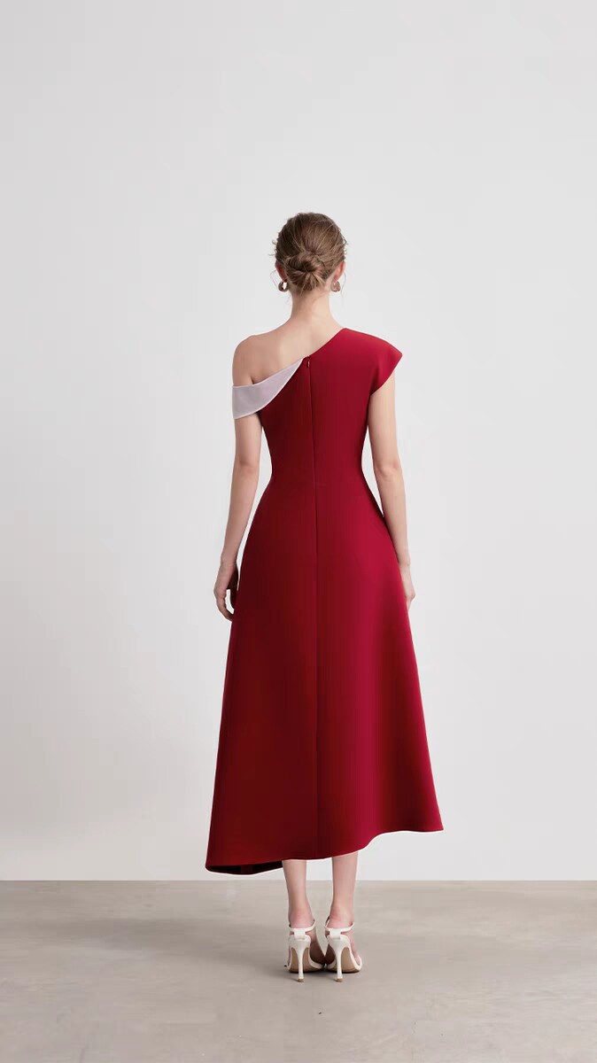 越南设计师小众气质斜肩撞色红色结婚小礼服女年会宴会显瘦连衣裙