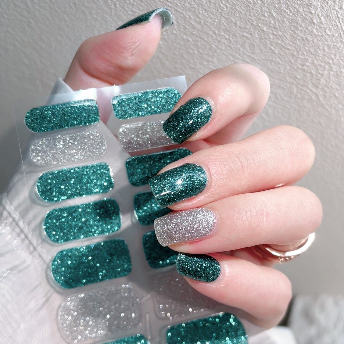 新款显白纯色闪粉免烤美甲贴纸花成人防水免烤凝胶指甲贴纸片全贴,淘宝优惠券,粉丝福利购,淘宝优惠卷