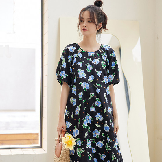 Weiyu 플러스 사이즈 여성 의류 2023 여름 느슨한 반팔 라운드 넥 작은 신선한 프랑스 꽃 무늬 드레스 새로운 스타일 몸집이 작은