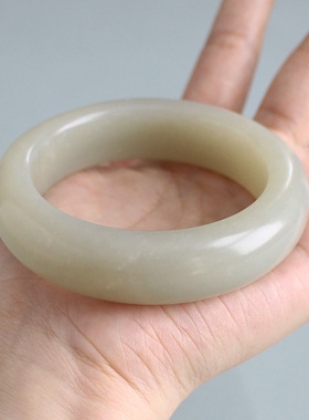 老熟55.4新疆和田玉籽料带皮手镯