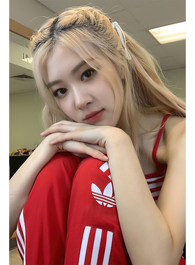 朴彩英海报blackpink周边韩国女团女明星rose自粘墙贴装饰画定制
