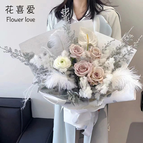 花喜爱母亲节花束装饰配件白色鸵鸟羽毛网红花束包装材料包花羽毛 - 图1