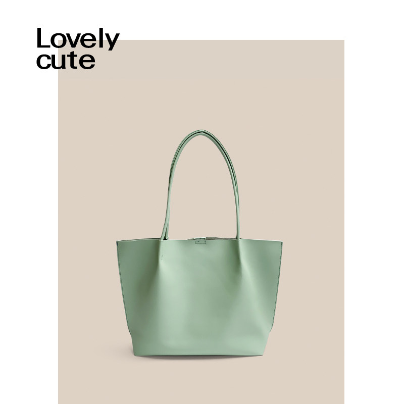 Universal capacious one-shoulder bag