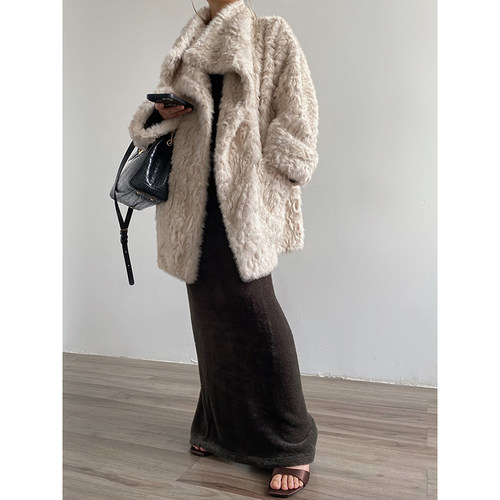 Acupstudio江右上 大口袋翻领卷毛外套女新款冬季保暖高级感皮草 - 图3