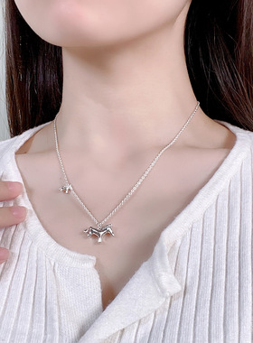 马年本命年项链轻奢设计小众小马吊坠流苏设计感新款潮锁骨链