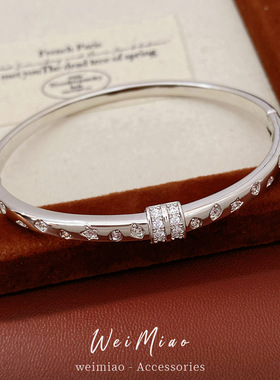 乐乐饰品金色不锈钢星星手镯女生小众设计可爱小清新镶钻新款手环