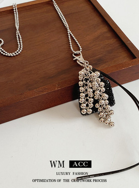 钛钢镶钻葡萄包包吊坠项链轻奢小众毛衣链设计感独特饰品女感