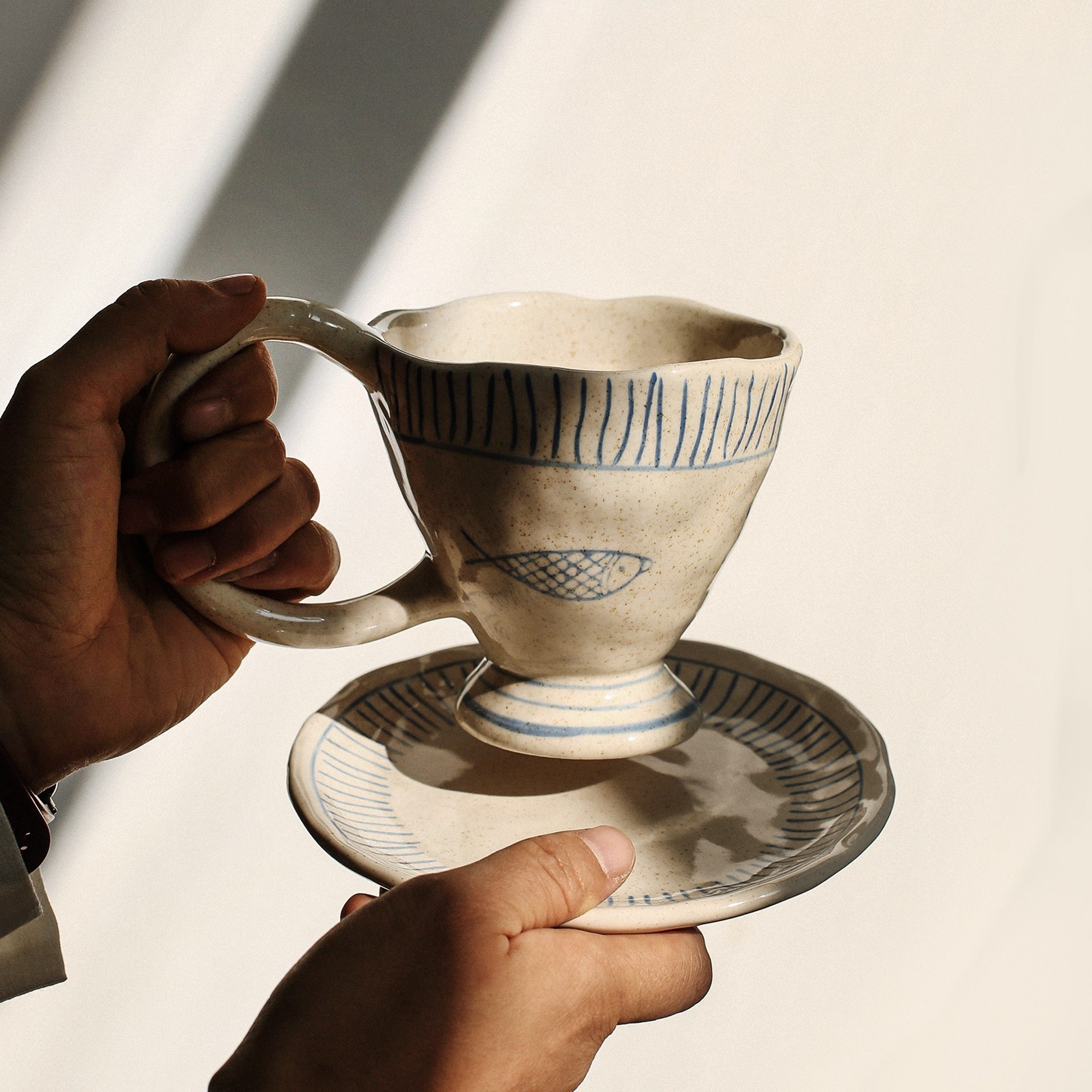 小鱼有把握。创意小众个性手作手绘高温瓷釉下彩陶瓷餐盘咖啡杯,淘宝优惠券,粉丝福利购,淘宝优惠卷