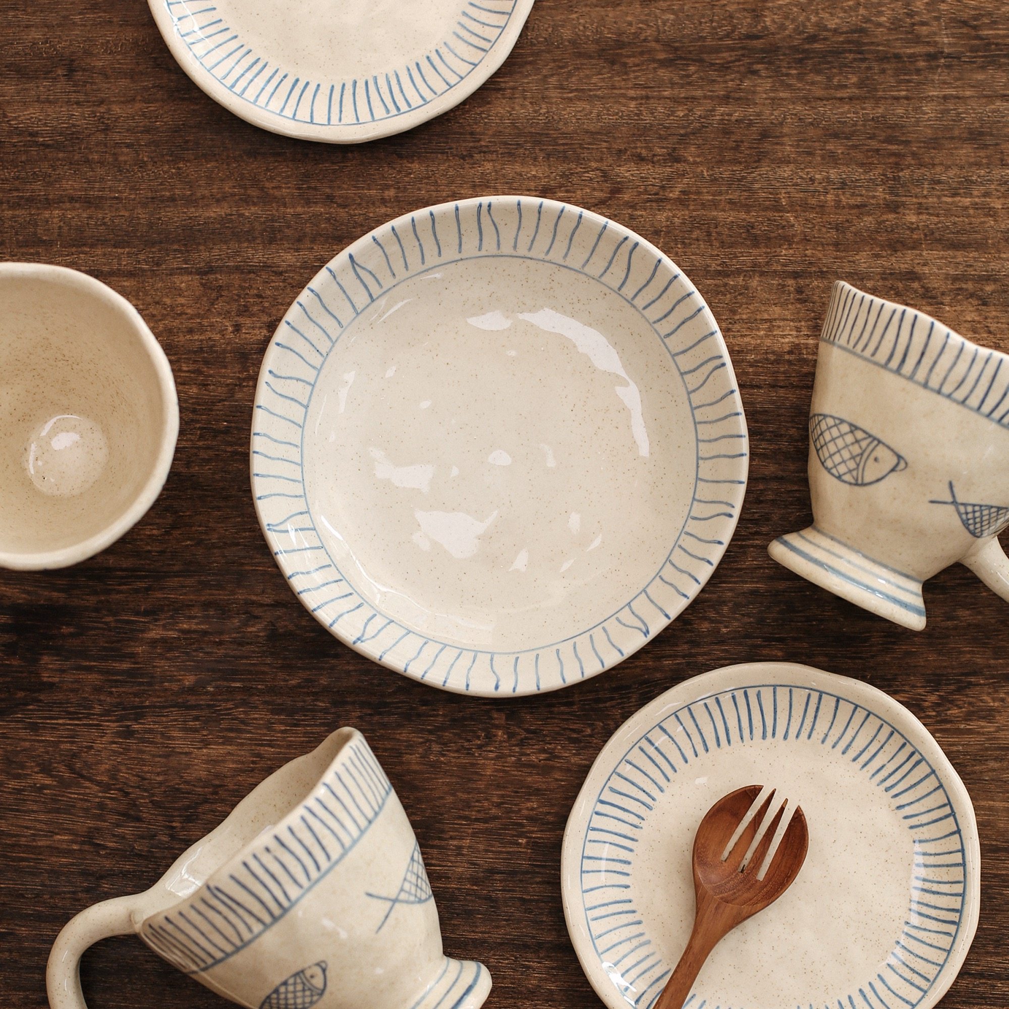 小鱼有把握。创意小众个性手作手绘高温瓷釉下彩陶瓷餐盘咖啡杯,淘宝优惠券,粉丝福利购,淘宝优惠卷