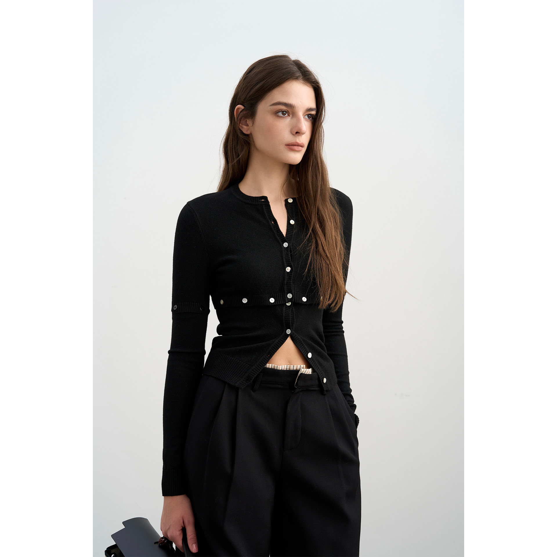 【PINI 17长期主义】AW25 黑色解构显瘦羊毛针织衫  秋冬百搭款 - 图1