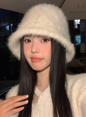 高级感毛茸茸兔毛渔夫帽女秋冬白色水桶帽子日系大头围显脸小盆帽