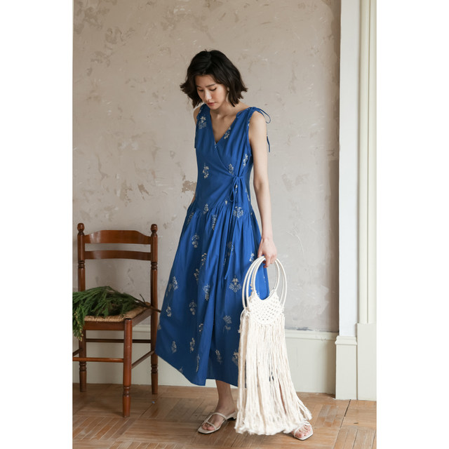 Women's comfortable blue v-neck embroidered sundress