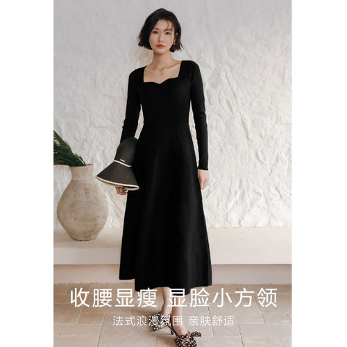 弥古黑色针织连衣裙女春季外穿长袖设计感法式方领长裙打底小黑裙 - 图0