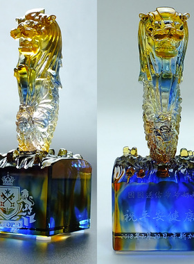 新加坡鱼尾狮送客户琉璃纪念品