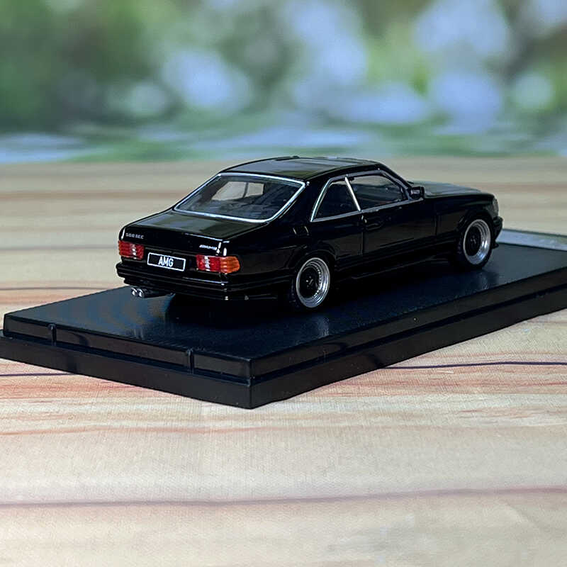 RM 1:64 Mercedes-Benz 奔驰560 SEC AMG 合金汽车模型 - 图2