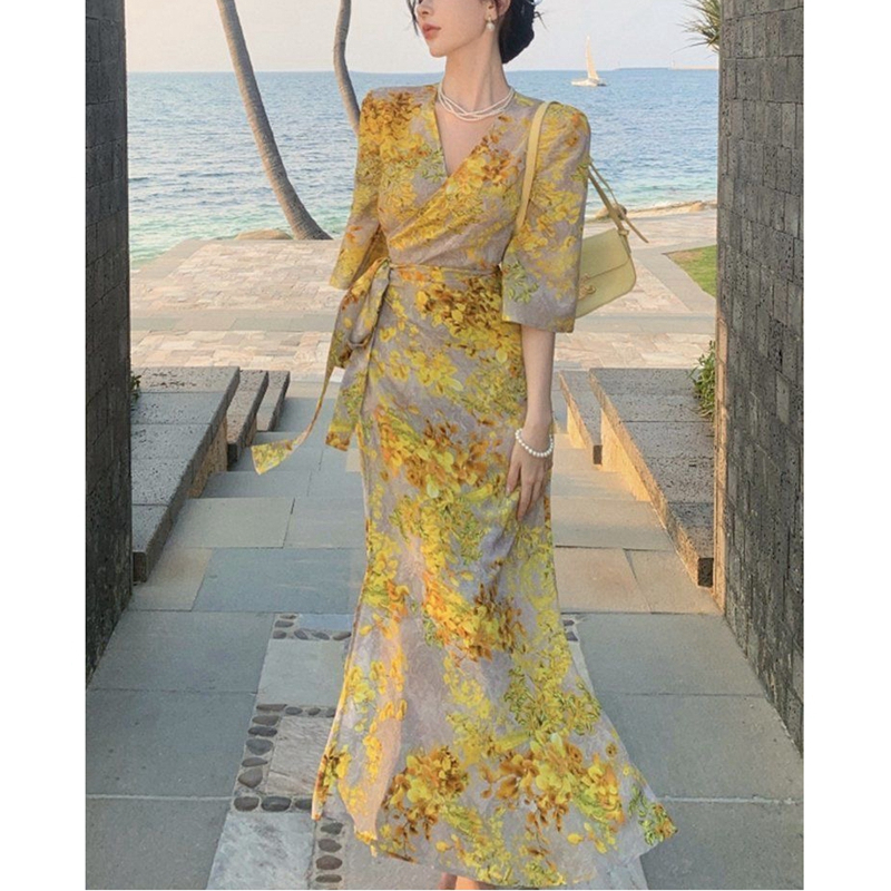 网红黄色战袍法式风情碎花茶歇裙氛围感长裙沙滩裙海边度假三亚