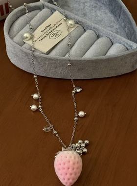 超仙植绒渐变粉草莓长款项链女小众甜美轻奢时尚百搭毛衣链锁骨链