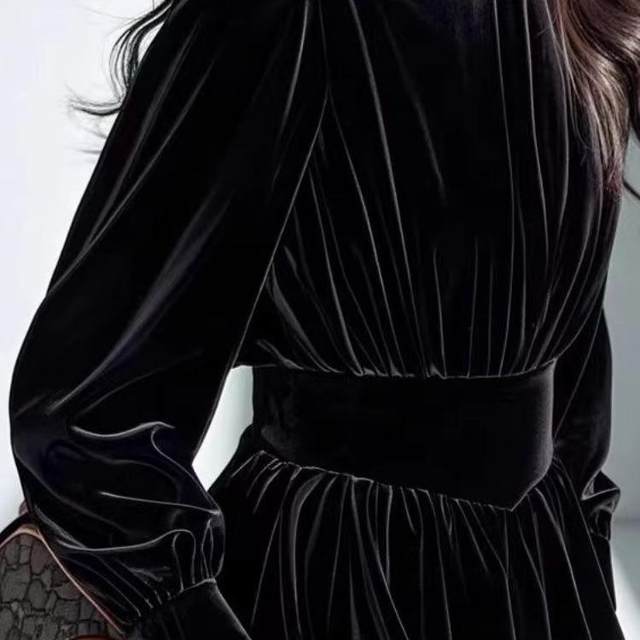 Light luxury high-end velvet shirt for women winter half turtleneck black bottoming shirt right shoulder waist lantern long-sleeved top