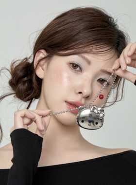 原创设计可爱KT猫吊坠项链女款甜酷多巴胺卡通毛衣链配饰古早涩谷