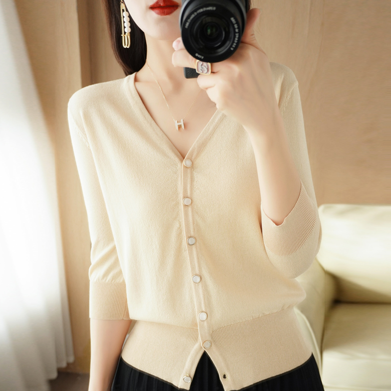 Women's ice silk T-shirt 2022 spring and summer new V-neck c - 图1