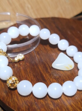 YQ031102 新疆的猫30.2克直径10mm白度浓郁俄料羊脂玉圆珠手链