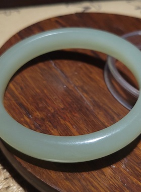 新疆的猫YQ122202 40.7克58mm油亮冰润肉细清爽晴水色和田玉手镯