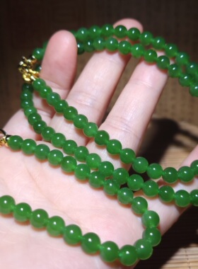 zg032003新疆的猫29.3克色泽鲜美均匀的无黑点阳绿碧玉项链+手串