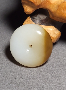 L032003新疆的猫18.5克油膏料且末羊脂白玉带糖平安扣