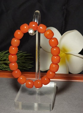 新疆的猫L101001 40.2克色调鲜艳质地纯净的樱桃红南红老型珠手链