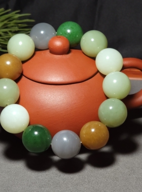 新疆的猫L091103 117.8克直径18mm色泽搭配绚丽全家福大圆珠手链