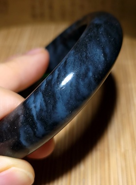 zg122613 75.9克内径56.5mm天然水墨特细润脂份佳青花墨玉籽手镯