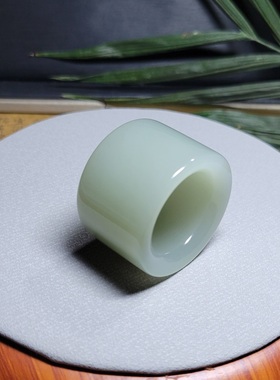 Z121804 35.6克，R22.5润如油脂特细且末高青白玉大扳指精品