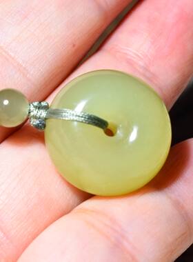 JJ031902新疆的猫8.8克油润细腻的且末黄口平安扣