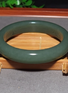 L040102 新疆的猫68.8克内径60.5mm飘蓝色调高脂粉且末青玉手镯