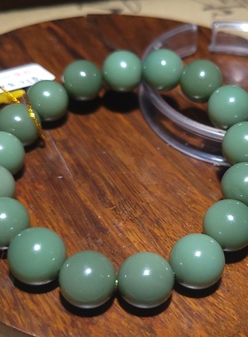YQ122104  48.21克，珠径12mm极似沙枣青的鸭蛋青手串，新疆的猫