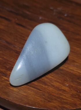 新疆的猫YQ102001 46.7克玉质细腻油润毛孔大开门的白底青花籽