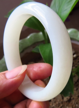 新疆的猫 内径59mm，66.5克色度浓郁正妆羊脂白玉手镯ZHTX18