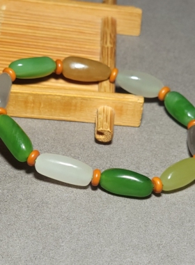 L032006新疆的猫15.6克精选色泽搭配绚丽的和田玉多宝随型手链